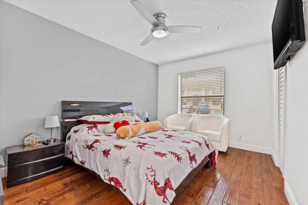 En Venta: $295,000 (2 camas, 2 baños, 1218 Pies cuadrados)