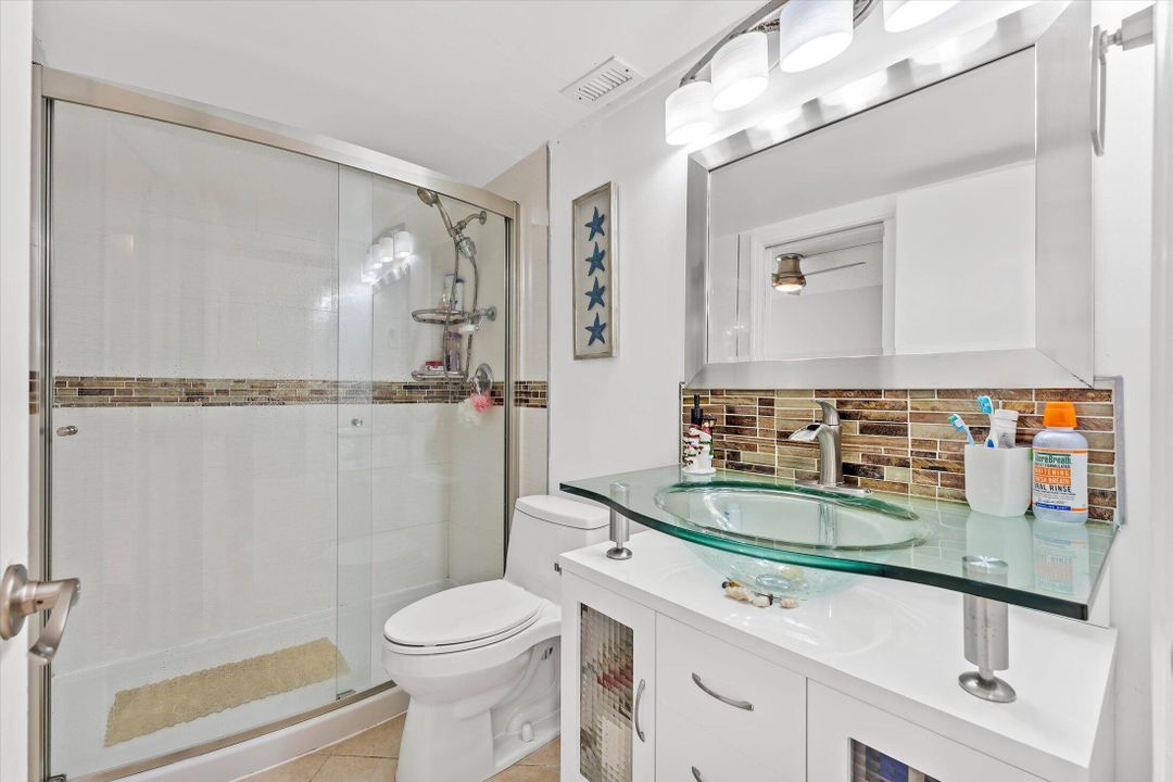 En Venta: $295,000 (2 camas, 2 baños, 1218 Pies cuadrados)