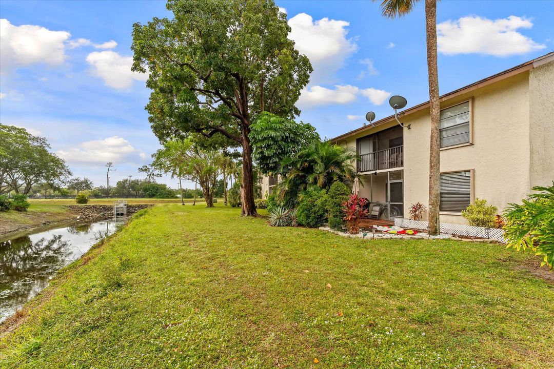 En Venta: $295,000 (2 camas, 2 baños, 1218 Pies cuadrados)