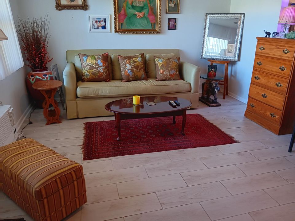 For Rent: $1,450 (1 beds, 1 baths, 684 Square Feet)