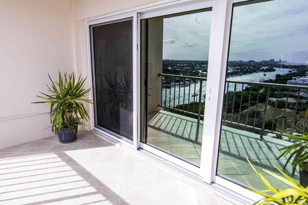 For Rent: $4,000 (2 beds, 2 baths, 1135 Square Feet)