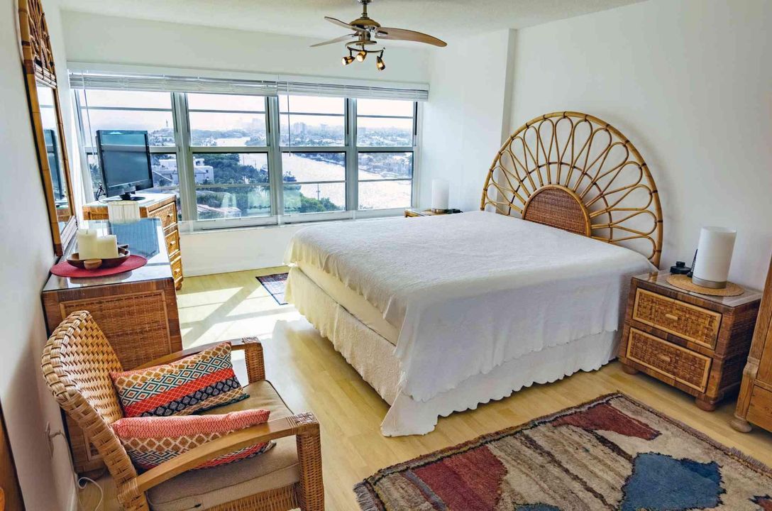 For Rent: $4,000 (2 beds, 2 baths, 1135 Square Feet)