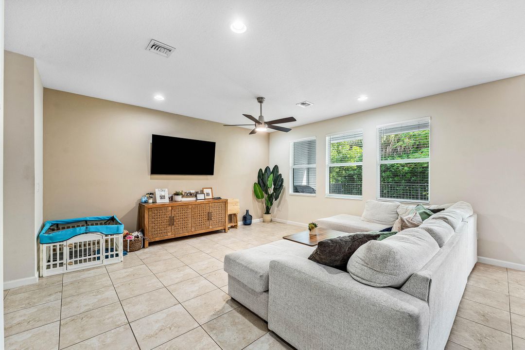 For Rent: $3,400 (3 beds, 2 baths, 2138 Square Feet)