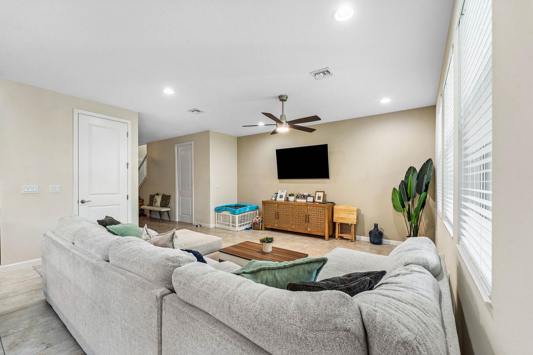 For Rent: $3,400 (3 beds, 2 baths, 2138 Square Feet)