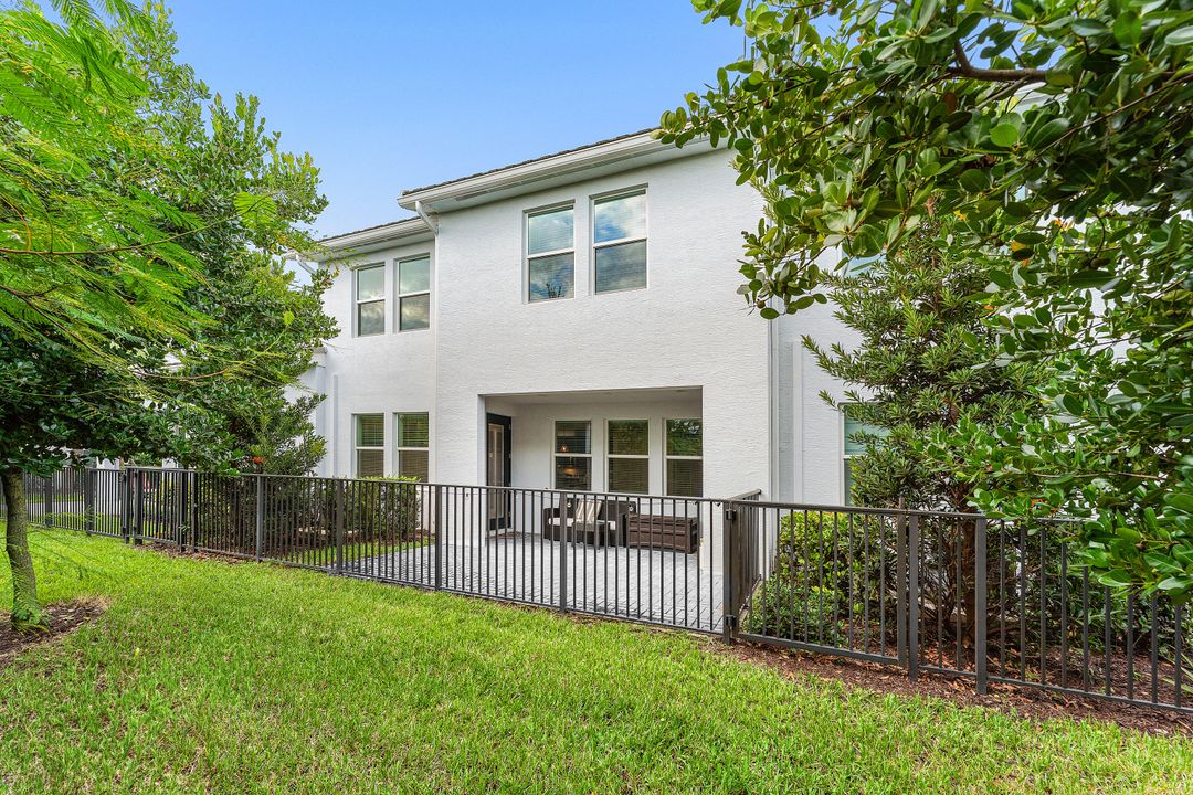 For Rent: $3,400 (3 beds, 2 baths, 2138 Square Feet)