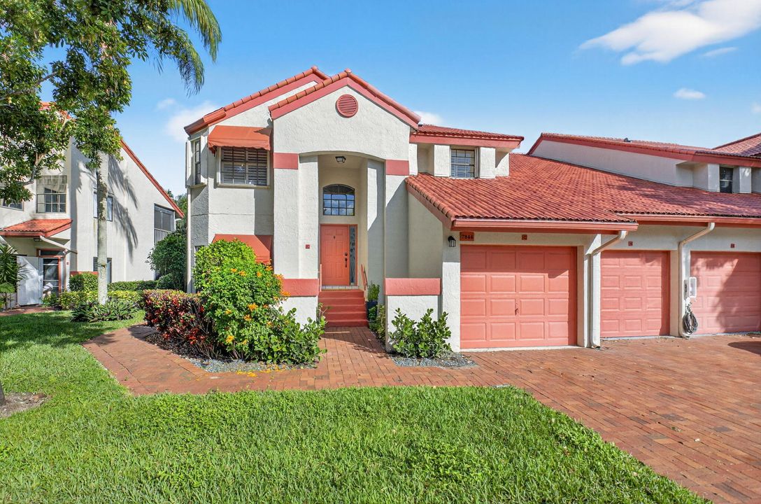 На продажу: $389,900 (3 спален, 2 ванн, 1620 Квадратных фут)