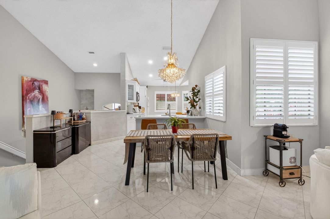 На продажу: $389,900 (3 спален, 2 ванн, 1620 Квадратных фут)