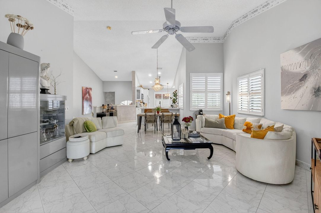 На продажу: $389,900 (3 спален, 2 ванн, 1620 Квадратных фут)