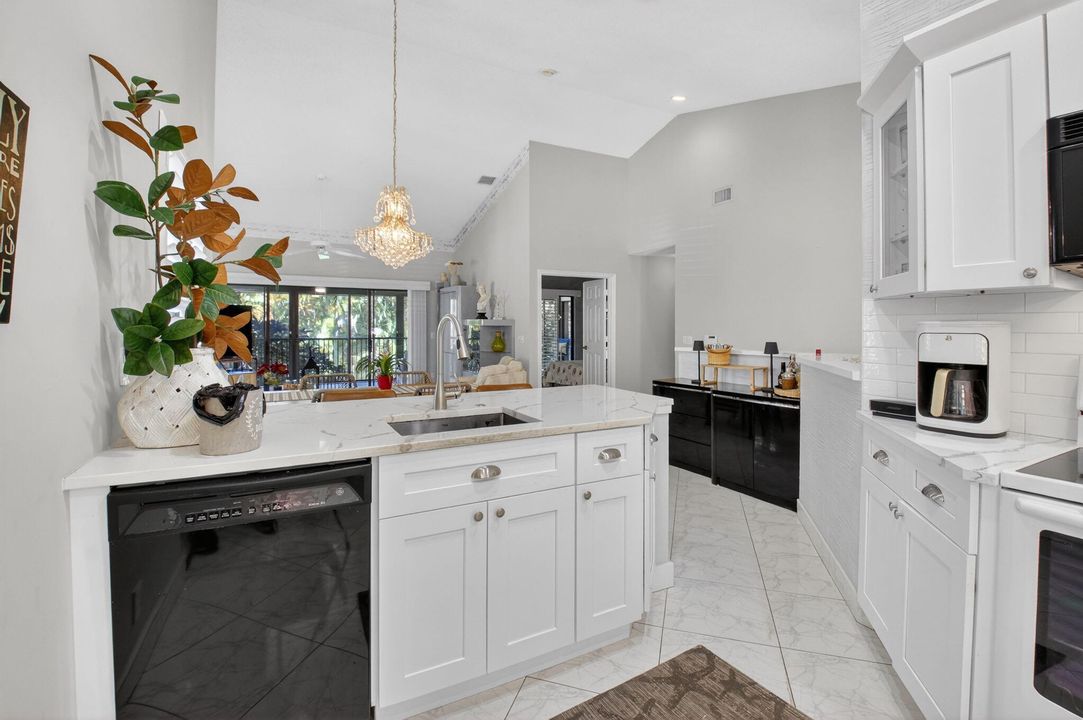 На продажу: $389,900 (3 спален, 2 ванн, 1620 Квадратных фут)