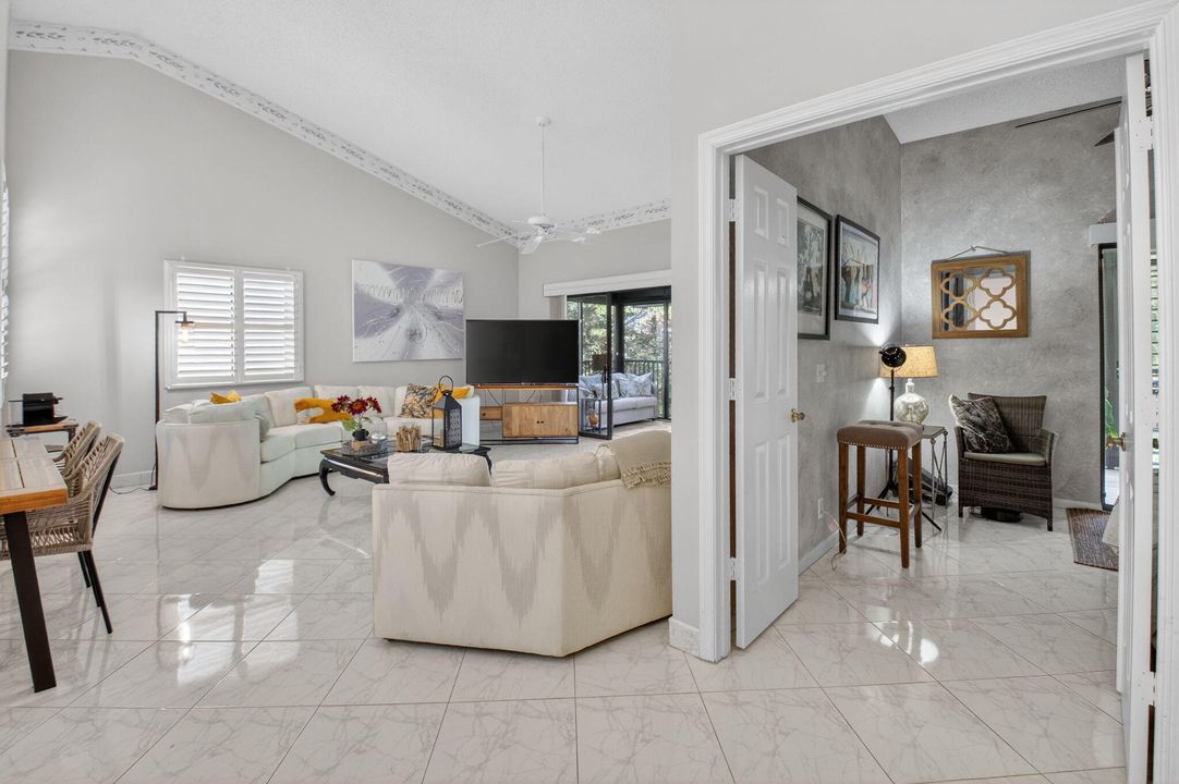 На продажу: $389,900 (3 спален, 2 ванн, 1620 Квадратных фут)