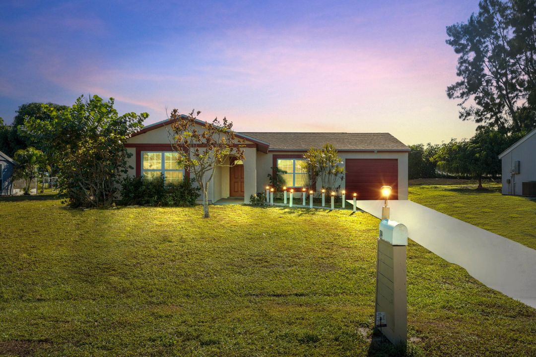 For Sale: $265,000 (3 beds, 2 baths, 1286 Square Feet)