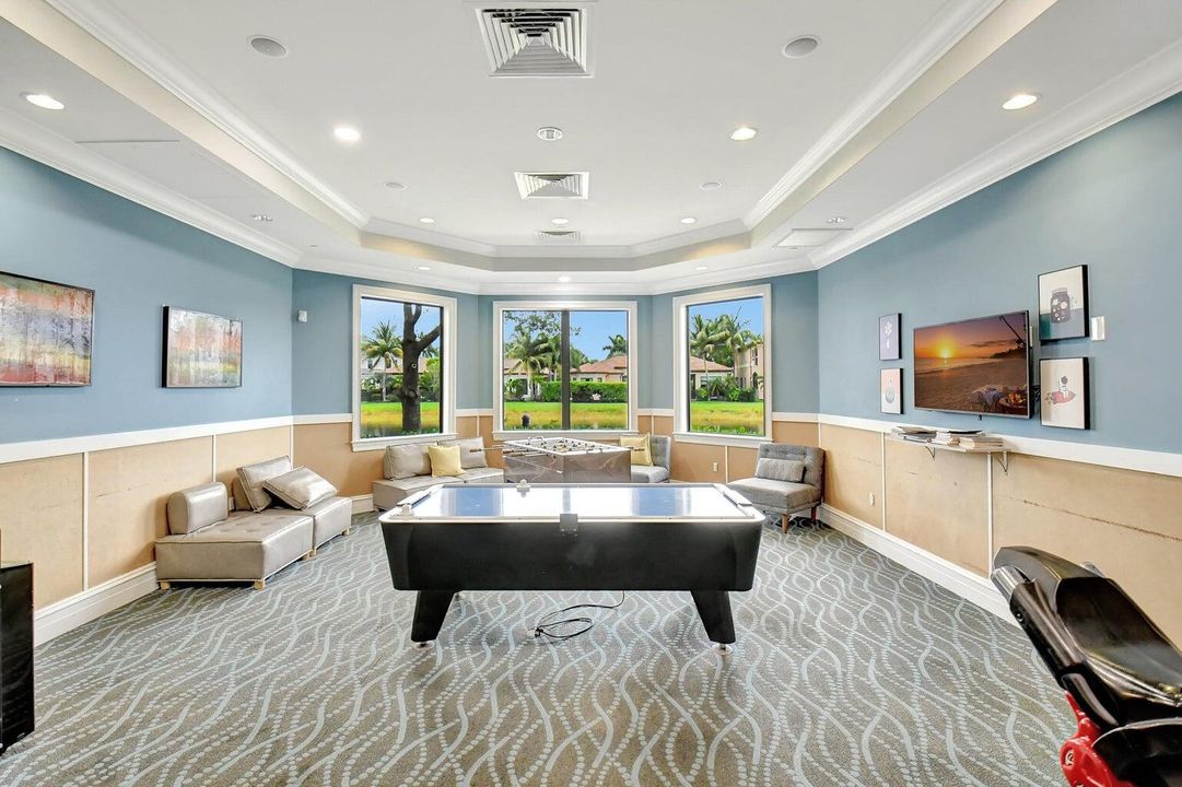 For Sale: $3,499,000 (5 beds, 6 baths, 5332 Square Feet)