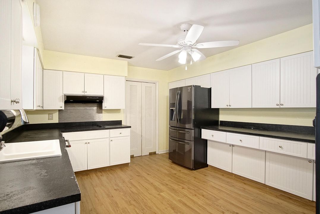 На продажу: $450,000 (4 спален, 3 ванн, 2530 Квадратных фут)