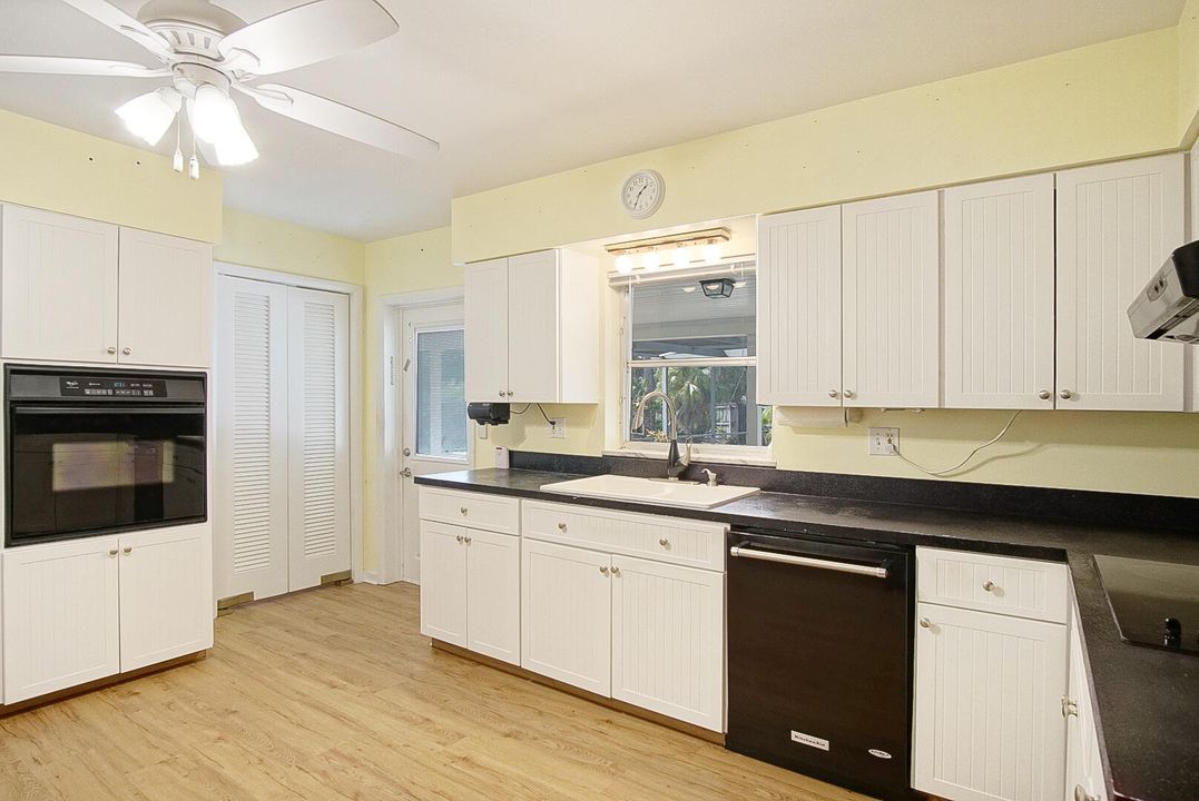 На продажу: $450,000 (4 спален, 3 ванн, 2530 Квадратных фут)