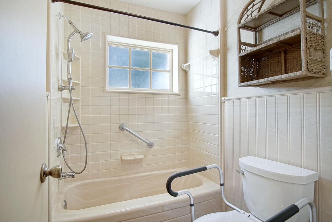 На продажу: $450,000 (4 спален, 3 ванн, 2530 Квадратных фут)