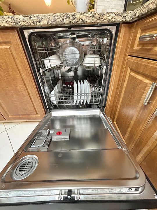 На продажу: $185,000 (2 спален, 2 ванн, 1330 Квадратных фут)