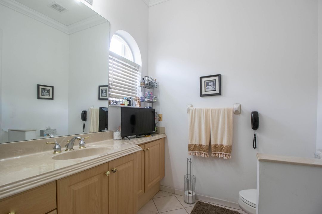 En Venta: $859,000 (4 camas, 4 baños, 3496 Pies cuadrados)