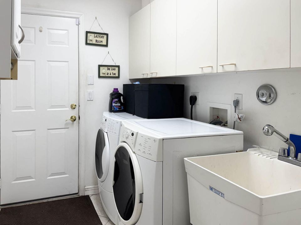 En Venta: $859,000 (4 camas, 4 baños, 3496 Pies cuadrados)