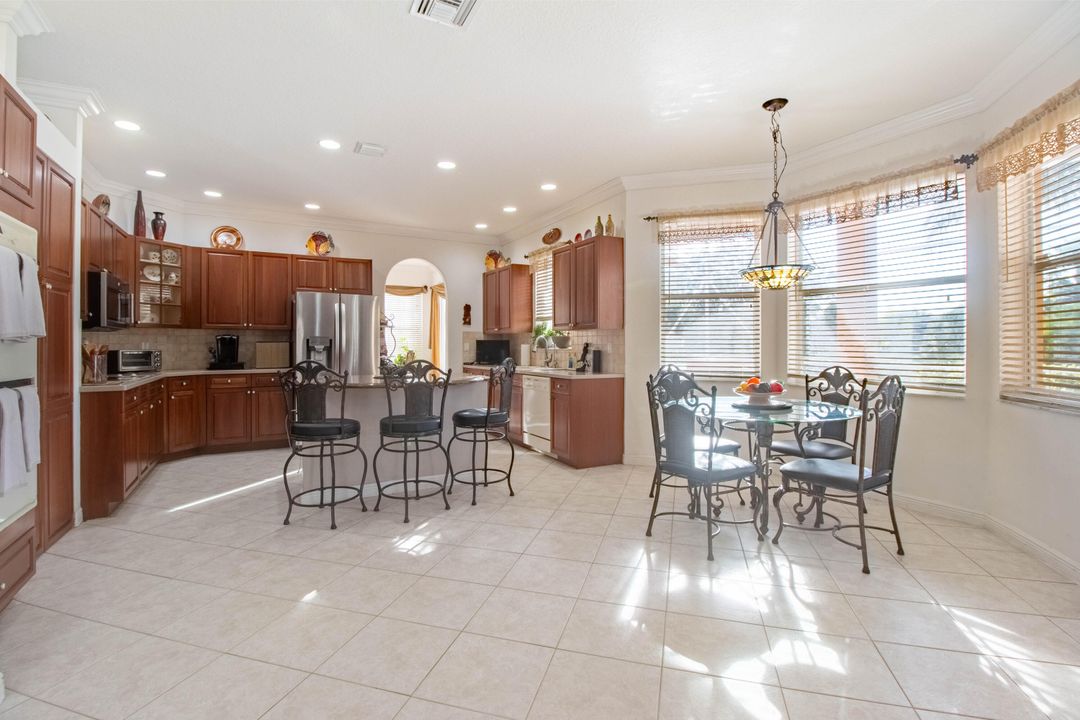 En Venta: $859,000 (4 camas, 4 baños, 3496 Pies cuadrados)