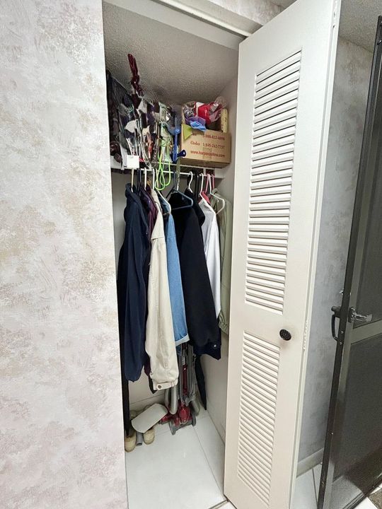 На продажу: $185,000 (2 спален, 2 ванн, 1330 Квадратных фут)