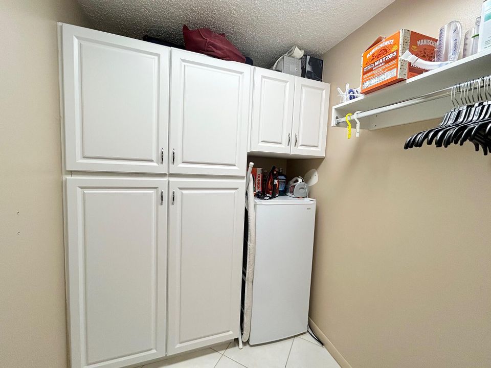 На продажу: $185,000 (2 спален, 2 ванн, 1330 Квадратных фут)