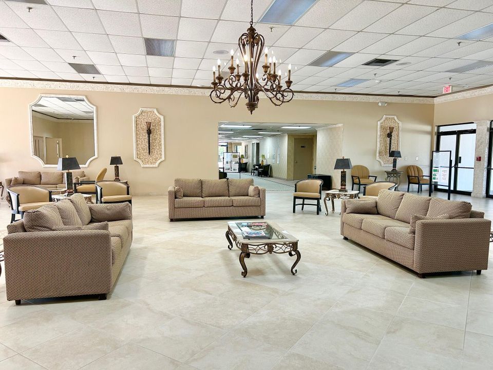 На продажу: $185,000 (2 спален, 2 ванн, 1330 Квадратных фут)