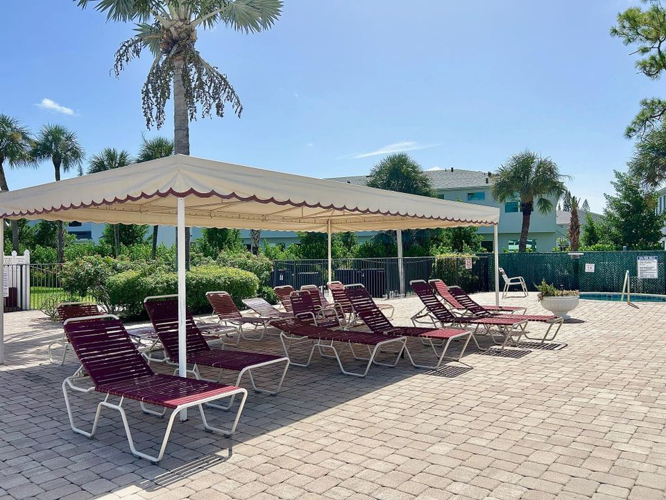 На продажу: $185,000 (2 спален, 2 ванн, 1330 Квадратных фут)