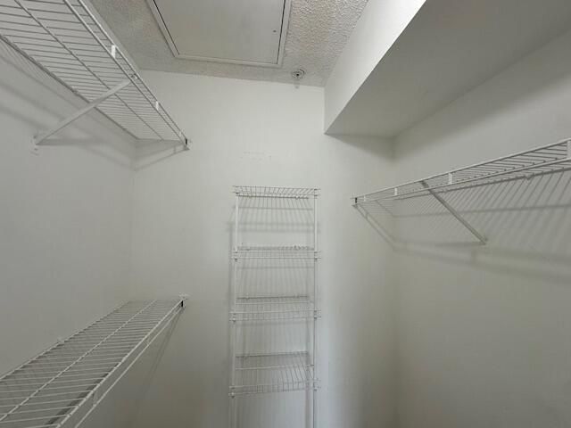 En Venta: $254,900 (2 camas, 2 baños, 1076 Pies cuadrados)