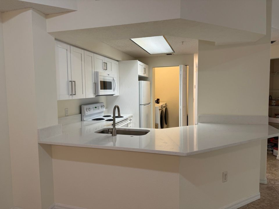 For Rent: $2,450 (3 beds, 2 baths, 1316 Square Feet)