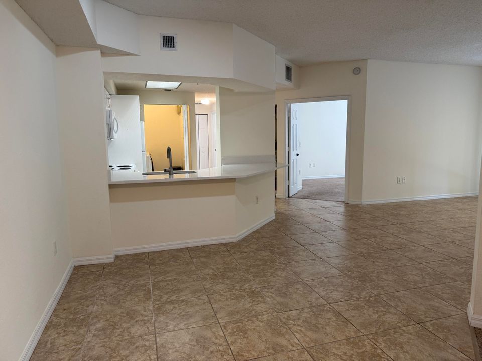 For Rent: $2,450 (3 beds, 2 baths, 1316 Square Feet)