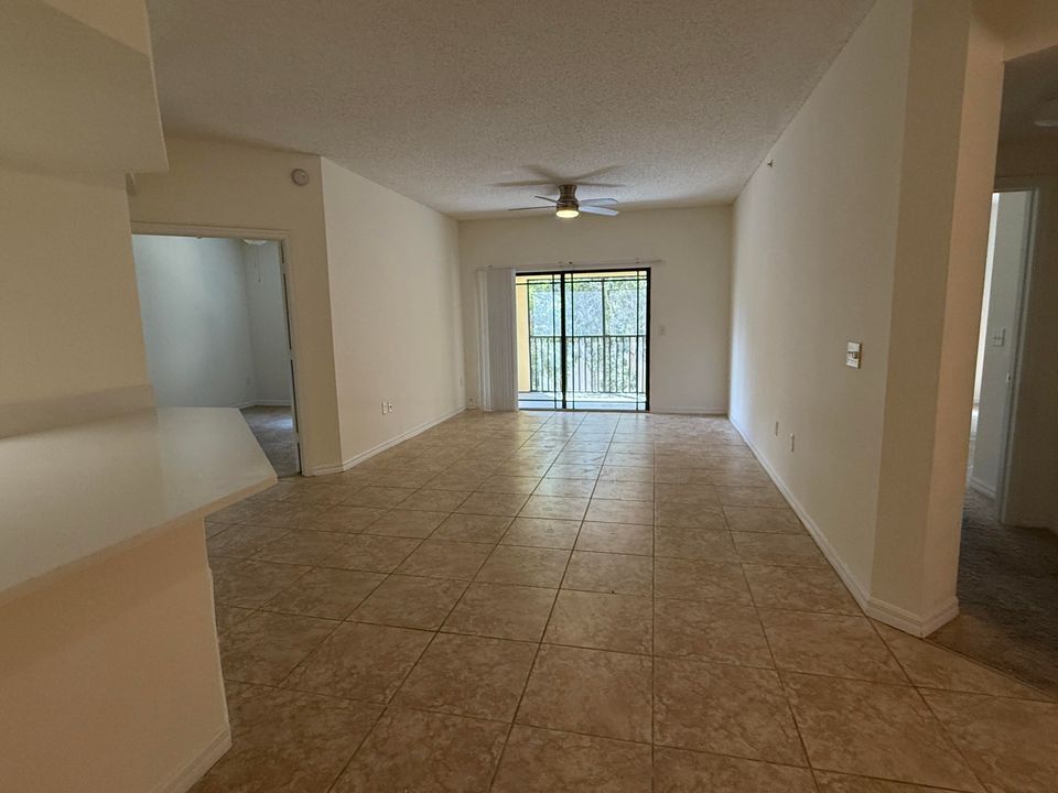 For Rent: $2,450 (3 beds, 2 baths, 1316 Square Feet)