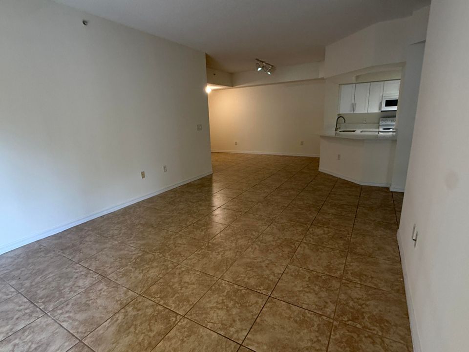For Rent: $2,450 (3 beds, 2 baths, 1316 Square Feet)