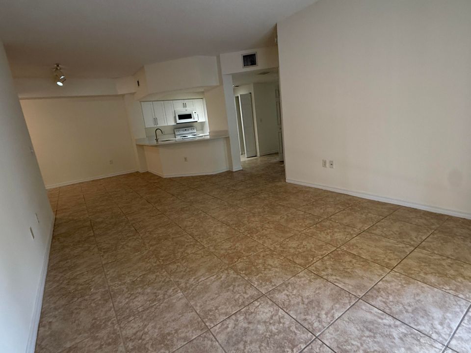 For Rent: $2,450 (3 beds, 2 baths, 1316 Square Feet)