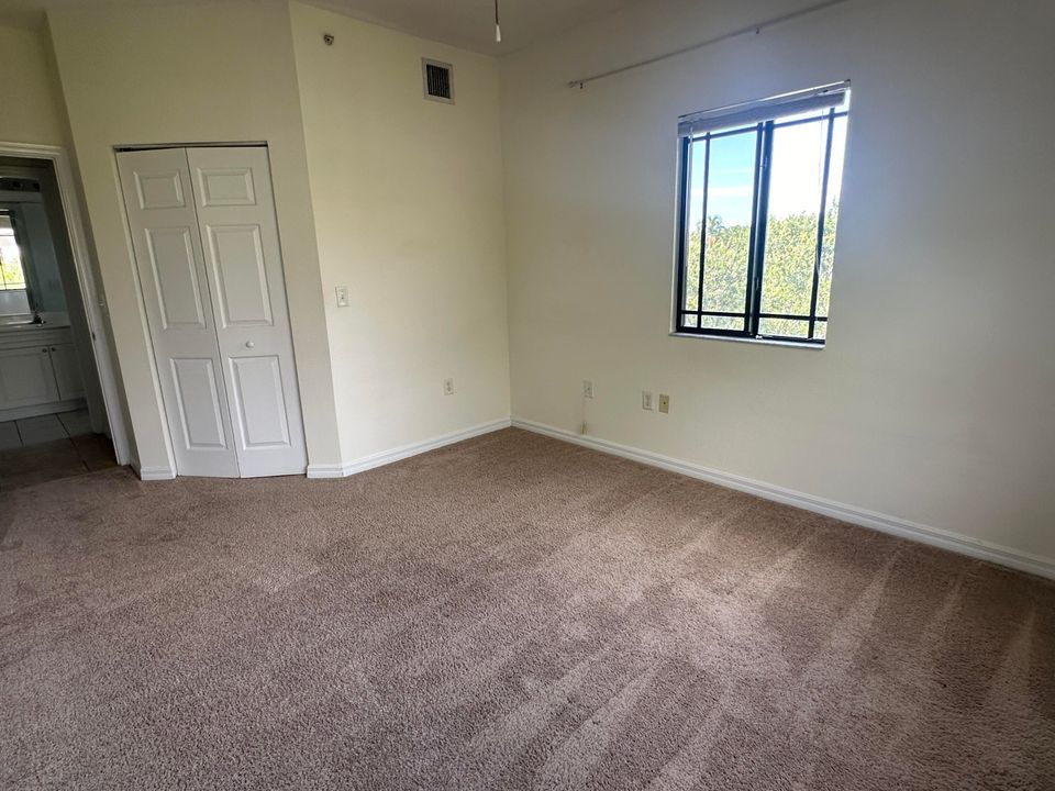 For Rent: $2,450 (3 beds, 2 baths, 1316 Square Feet)