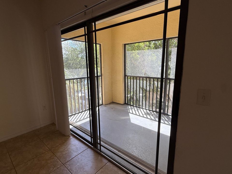 For Rent: $2,450 (3 beds, 2 baths, 1316 Square Feet)