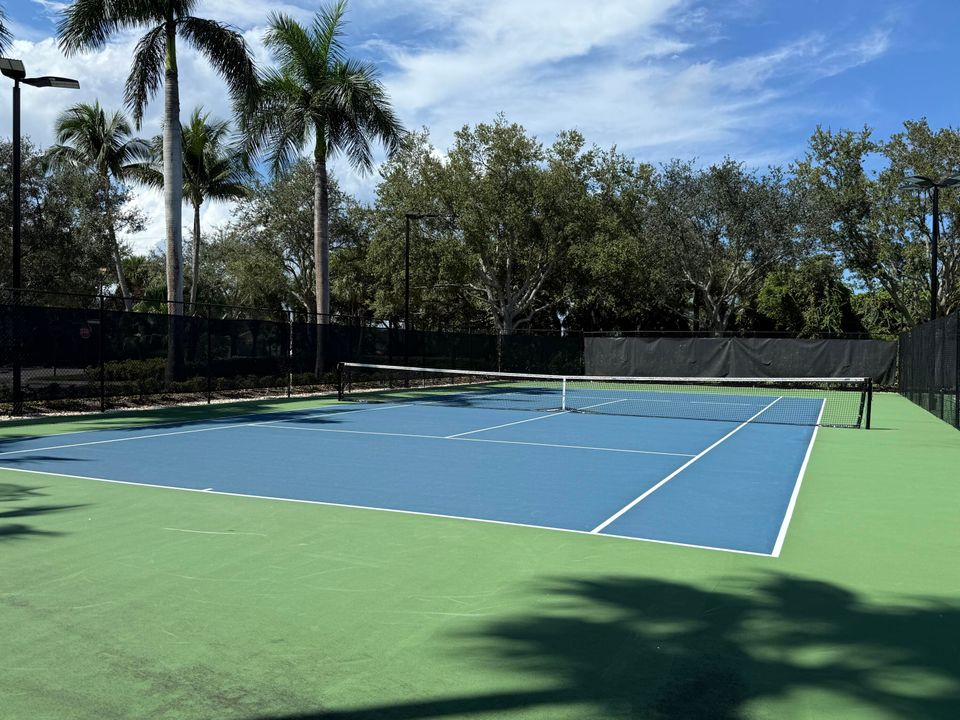 For Rent: $2,450 (3 beds, 2 baths, 1316 Square Feet)