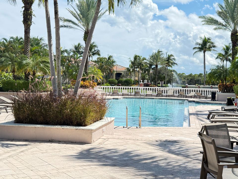 For Rent: $2,450 (3 beds, 2 baths, 1316 Square Feet)