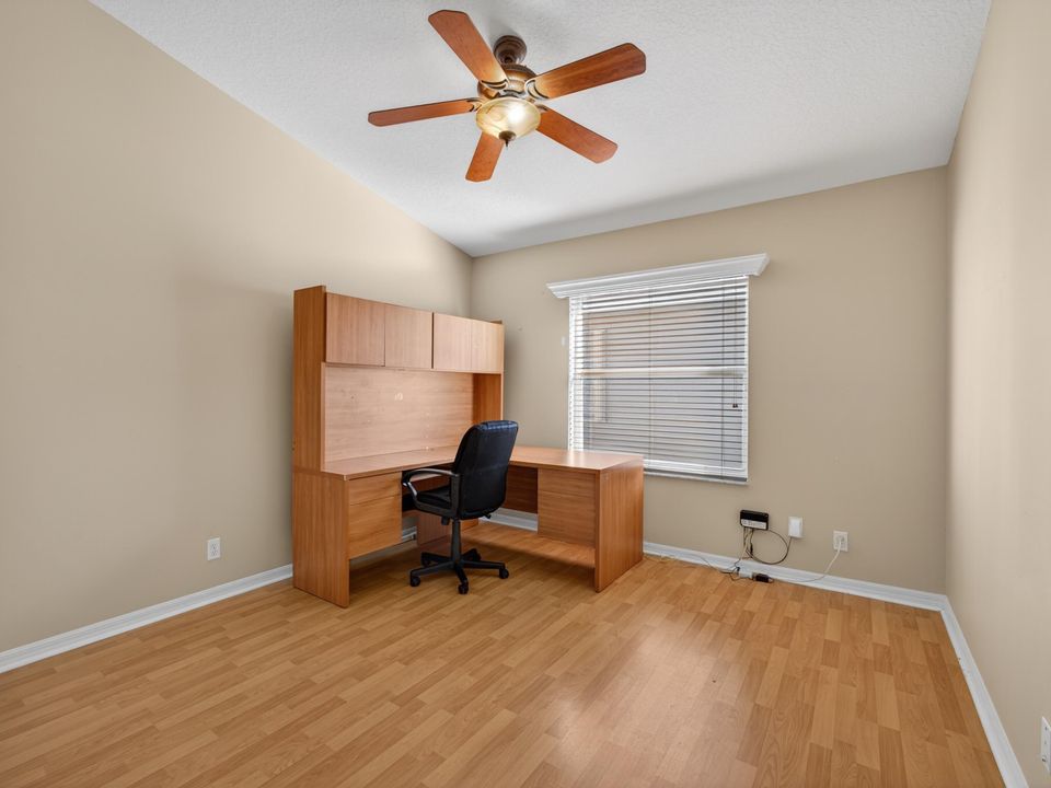 For Sale: $425,000 (3 beds, 2 baths, 1884 Square Feet)