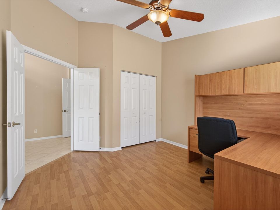 For Sale: $425,000 (3 beds, 2 baths, 1884 Square Feet)