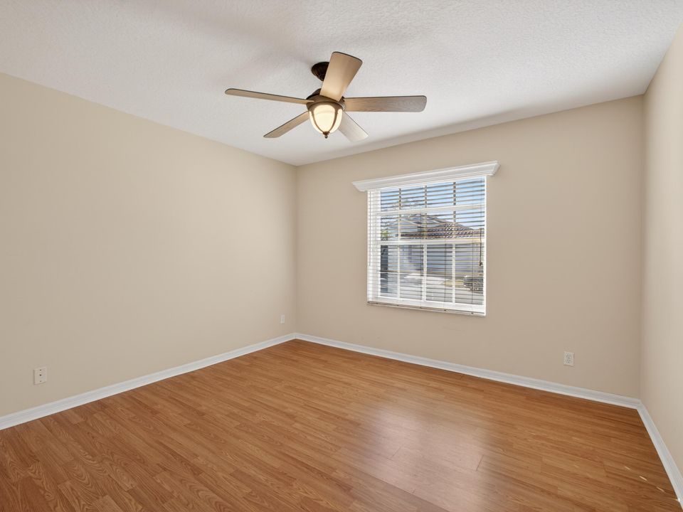 For Sale: $425,000 (3 beds, 2 baths, 1884 Square Feet)