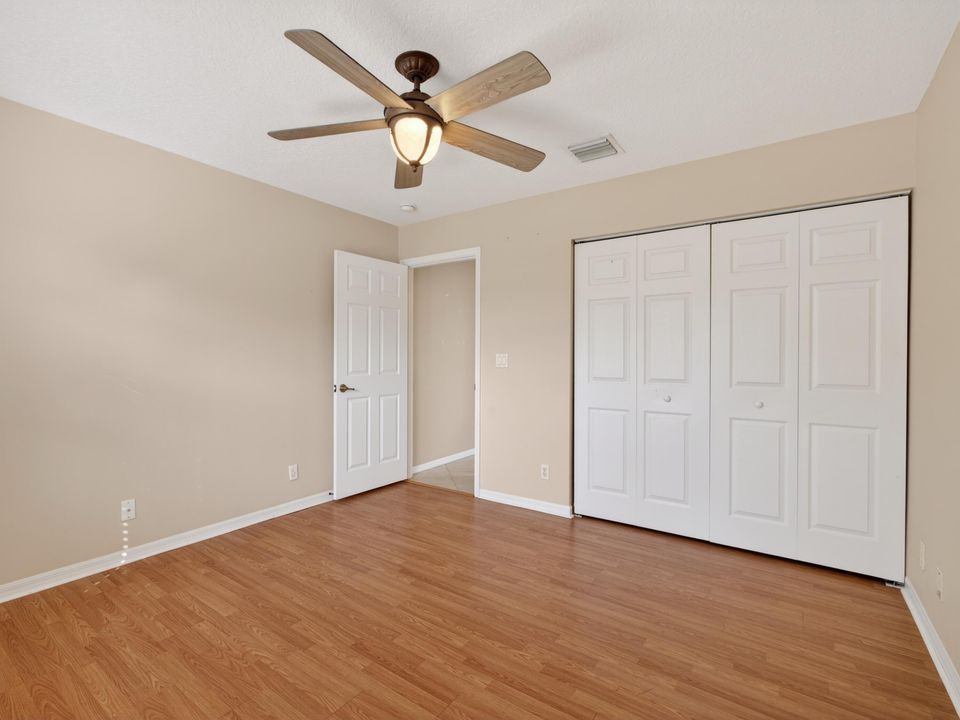 For Sale: $425,000 (3 beds, 2 baths, 1884 Square Feet)