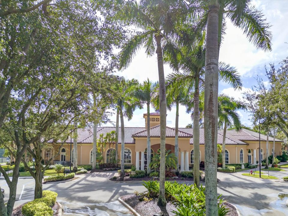 For Sale: $425,000 (3 beds, 2 baths, 1884 Square Feet)