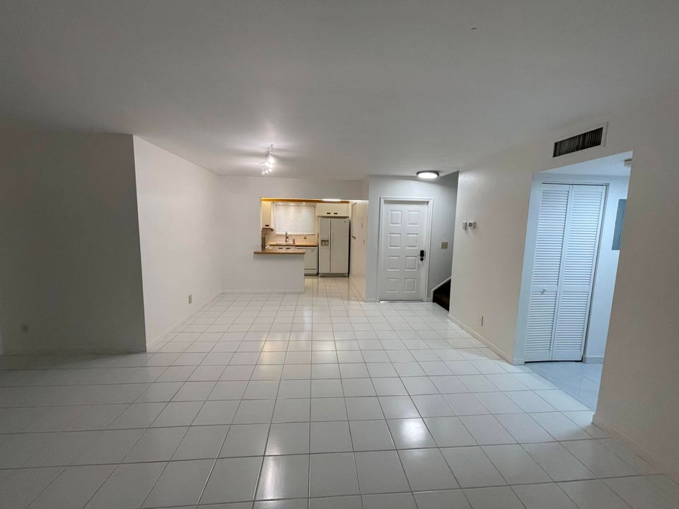 For Rent: $2,500 (2 beds, 2 baths, 1068 Square Feet)