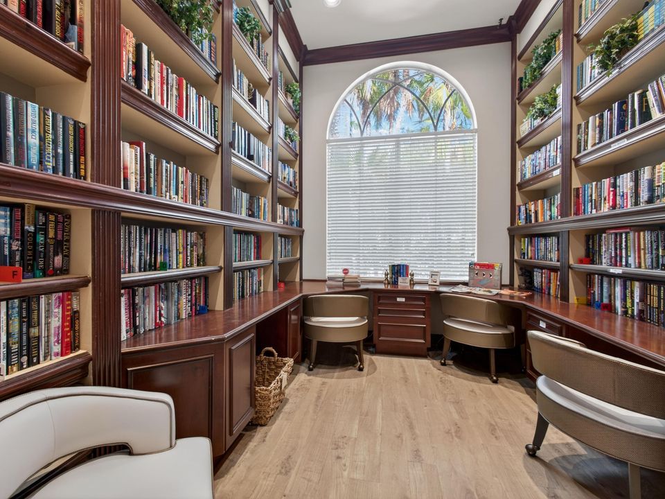 For Sale: $425,000 (3 beds, 2 baths, 1884 Square Feet)