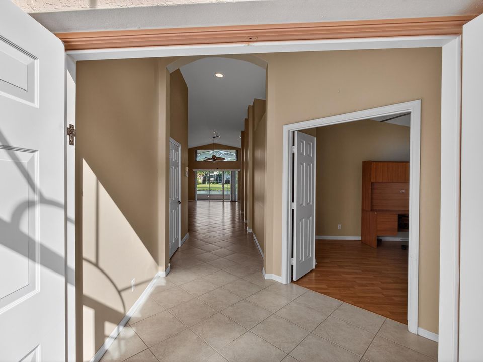 For Sale: $425,000 (3 beds, 2 baths, 1884 Square Feet)