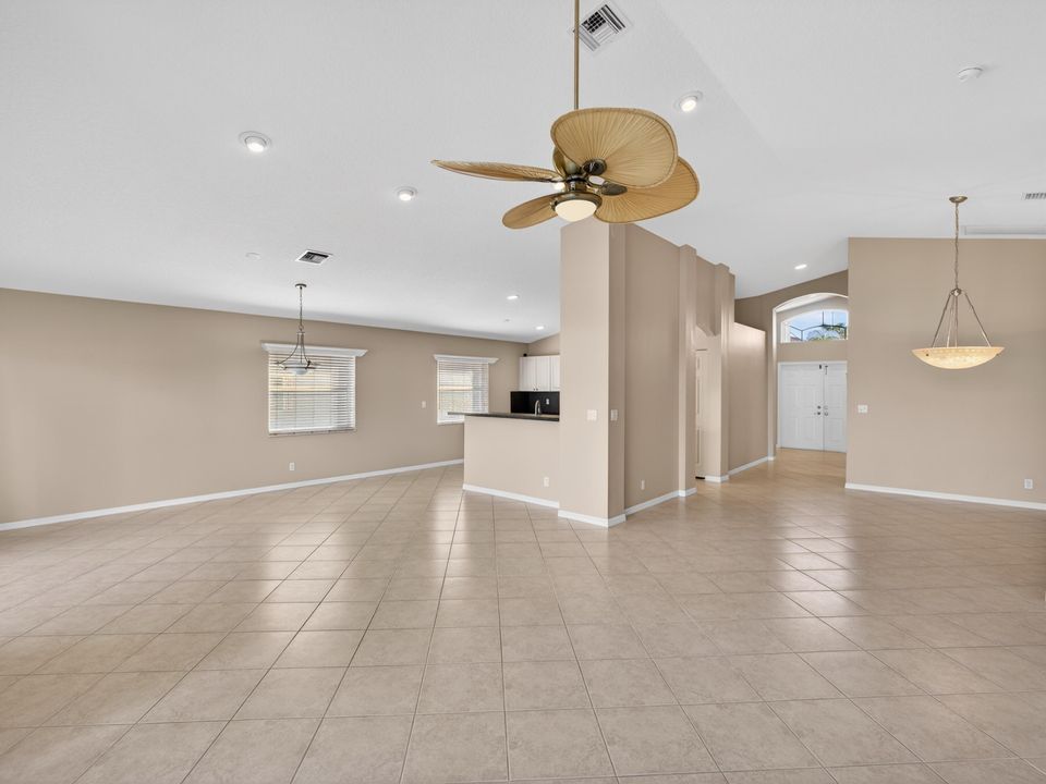 For Sale: $425,000 (3 beds, 2 baths, 1884 Square Feet)