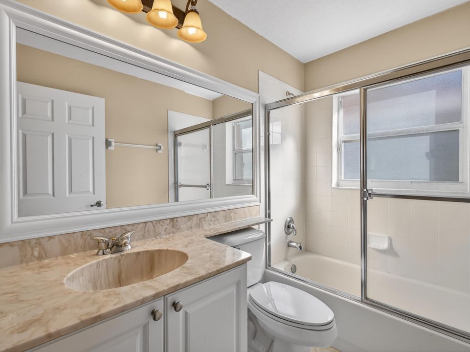 For Sale: $425,000 (3 beds, 2 baths, 1884 Square Feet)