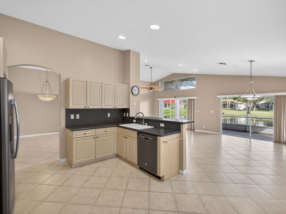 For Sale: $425,000 (3 beds, 2 baths, 1884 Square Feet)