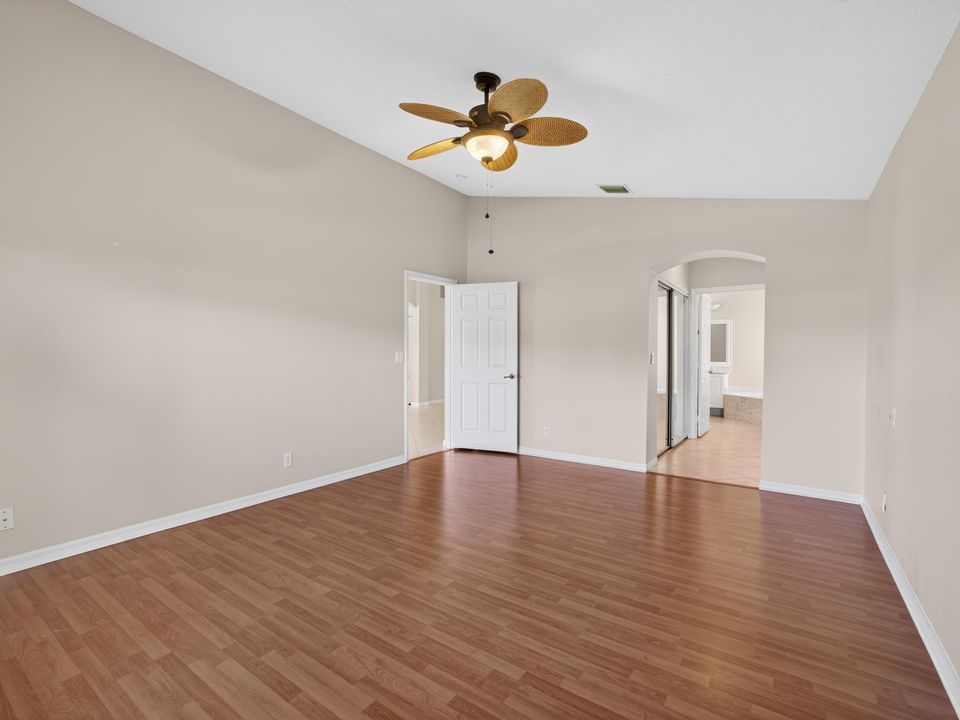 For Sale: $425,000 (3 beds, 2 baths, 1884 Square Feet)