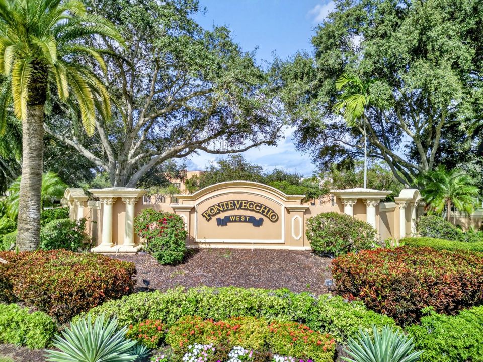 For Sale: $425,000 (3 beds, 2 baths, 1884 Square Feet)